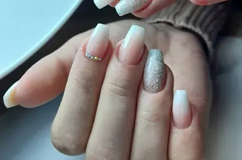 Lomety nails